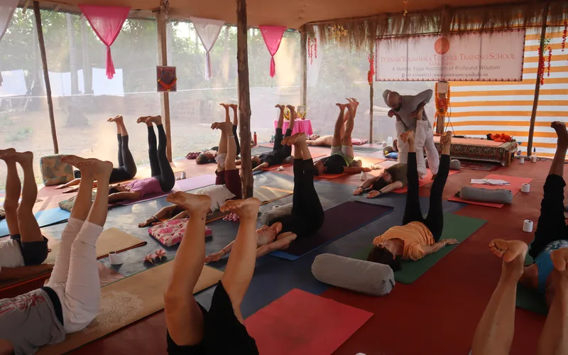 Students practising yoga at Purnam Yogashala yoga school Goa — 100 hour yoga teacher training Agonda Beach
